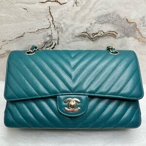 #058110XB Medium Caviar Double Flap Chanel